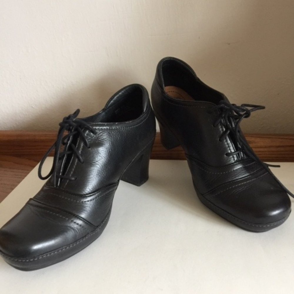 Clarks rockabilly vintage-style lace-up heels Narita black sz 6.5